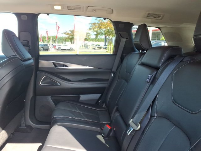 Used 2024 INFINITI QX60 Luxe w/ Vision Package FWD image 8