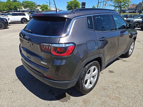 Used 2020 Jeep Compass Latitude w/ Cold Weather Group AWD/4WD image 3