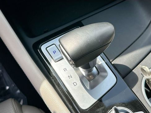 Used 2023 Genesis G70 2.0T image 17