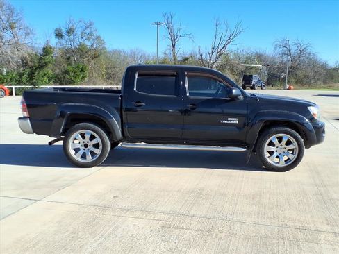Used 2011 Toyota Tacoma PreRunner image 10