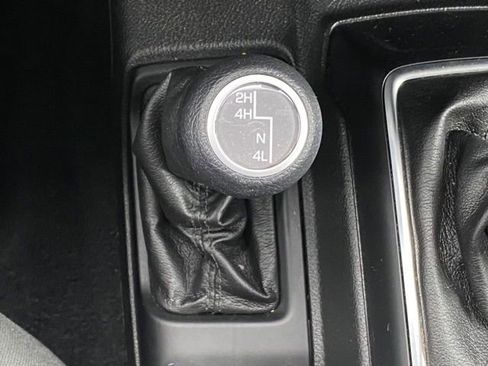 Used 2022 Jeep Wrangler Unlimited Sport AWD/4WD image 17