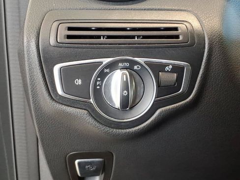 Used 2020 Mercedes-Benz GLC 300 4MATIC image 11