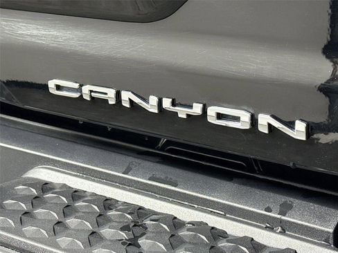Used 2023 GMC Canyon Denali image 15