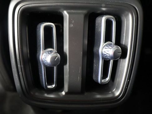 Used 2023 Volvo XC40 B5 Plus w/ Protection Package Premier AWD/4WD image 51