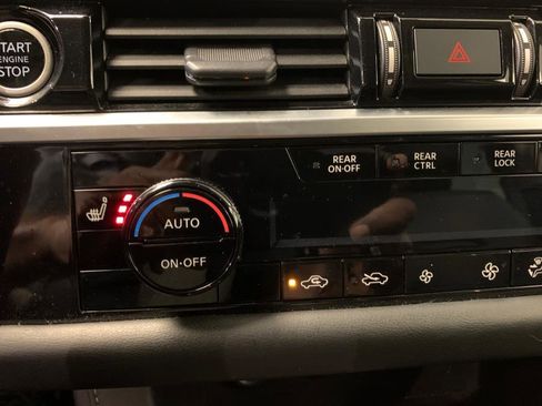 Used 2022 Nissan Pathfinder SL w/ SL Premium Package image 33