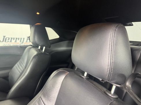 Used 2018 Dodge Challenger SXT RWD image 12