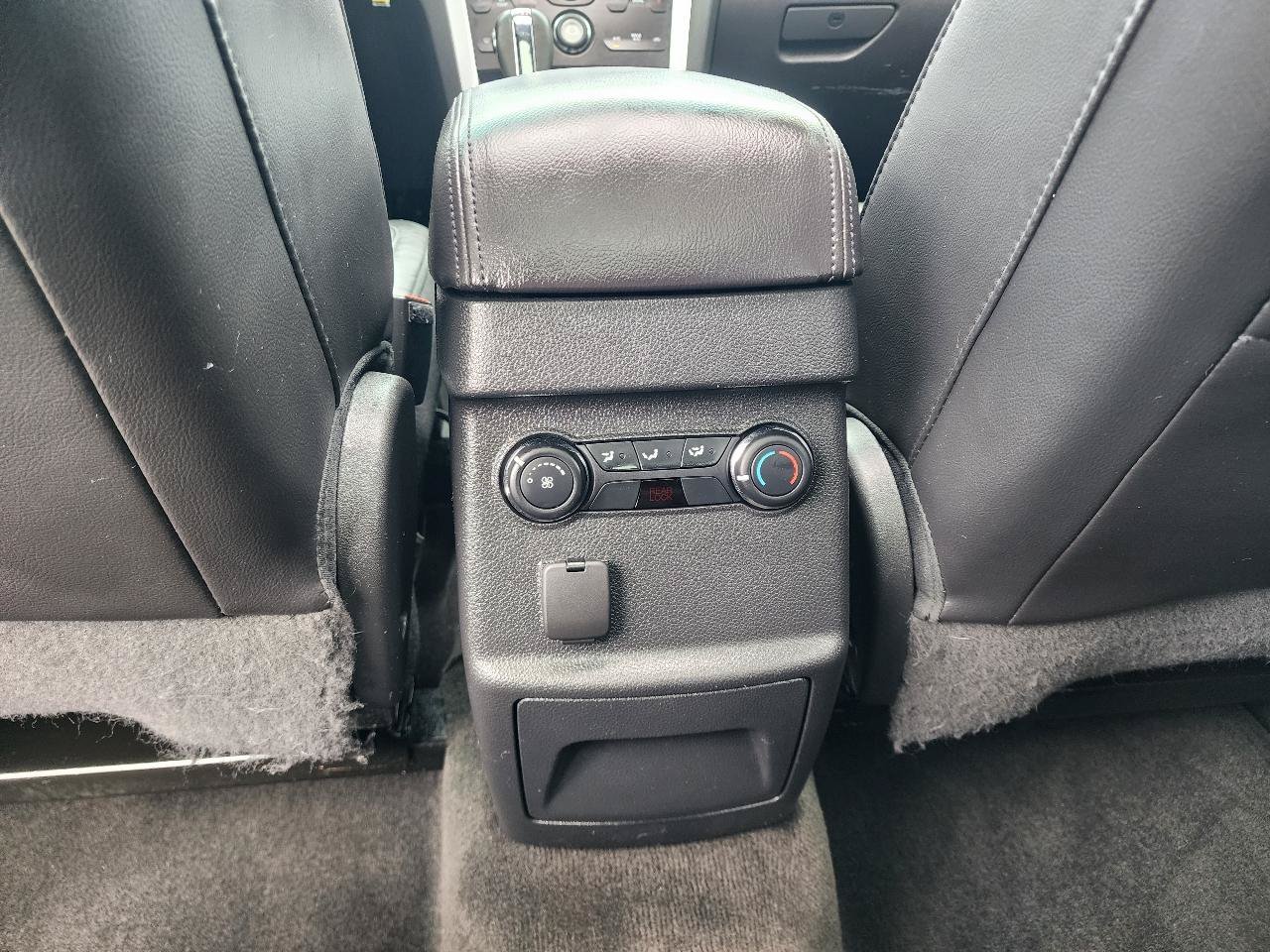 Used 2014 Ford Explorer XLT w/ Equipment Group 202A AWD/4WD image 22