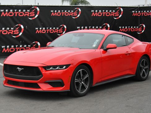 Used 2024 Ford Mustang Premium image 3