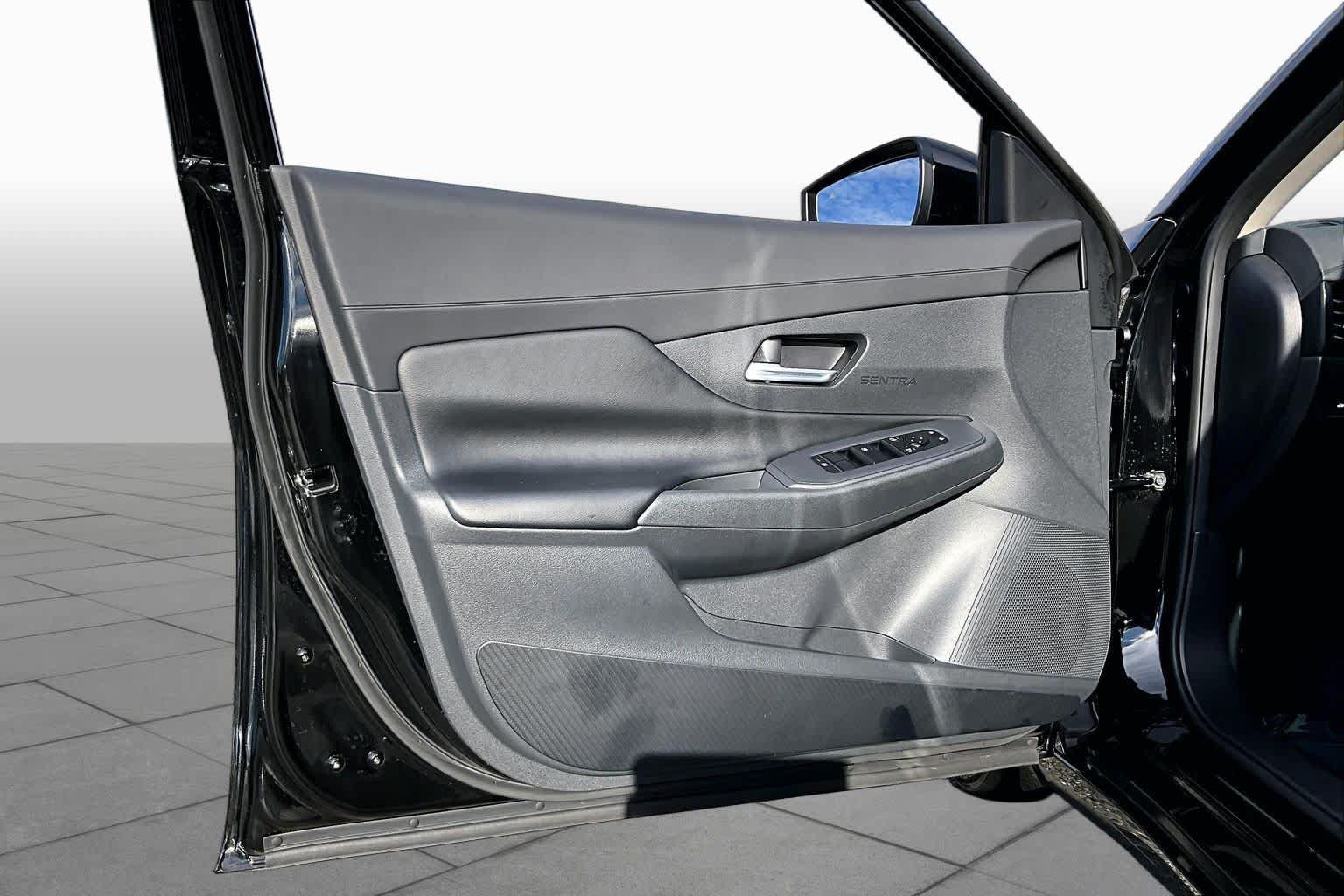 Used 2026 Nissan Sentra SV w/ SV Convenience Package FWD image 21