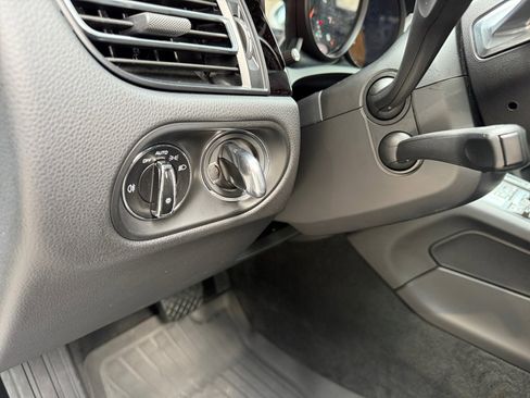 Certified 2020 Porsche Macan AWD/4WD image 22