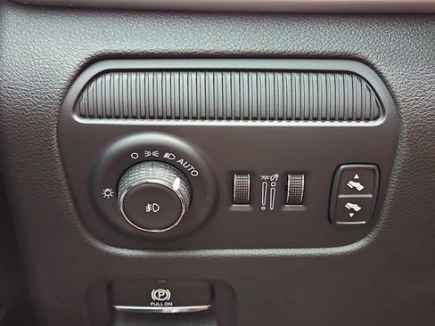 Used 2024 Jeep Wagoneer 2WD w/ Convenience Group I image 19