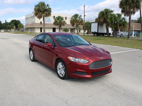 Used 2015 Ford Fusion SE FWD image 23