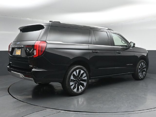 Certified 2025 Ford Expedition Max Platinum w/ Driver's Package AWD/4WD image 7