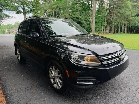 Used 2017 Volkswagen Tiguan S FWD image 2
