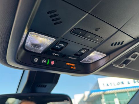 Used 2021 Chevrolet Equinox Premier image 39