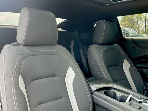 Used 2018 Chevrolet Camaro SS RWD image 38
