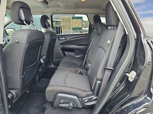 Used 2017 Dodge Journey SXT w/ Comfort/Convenience Group image 18