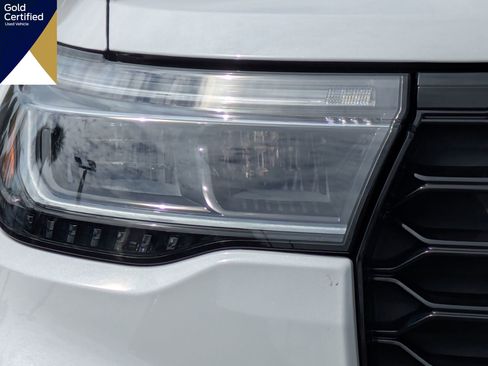 Certified 2025 Ford Explorer ST RWD image 13