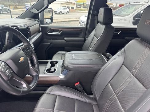 Used 2024 Chevrolet Silverado 3500 High Country image 14