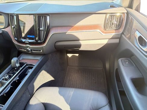Used 2023 Volvo XC60 B5 Plus w/ Protection Package Premier image 18