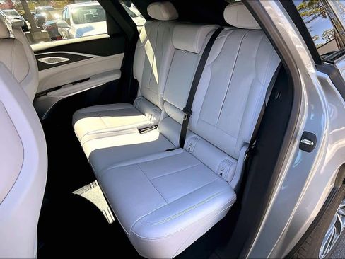 Used 2024 Cadillac Lyriq Sport image 20