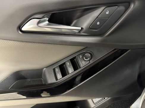 New 2026 Chevrolet Equinox LT image 8