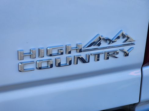 Used 2023 Chevrolet Silverado 2500 High Country image 13