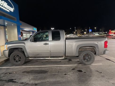 Used 2009 Chevrolet Silverado 1500 LT w/ All Star Package image 5