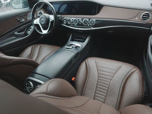 Used 2019 Mercedes-Benz S 560 4MATIC Sedan w/ Premium Package image 16