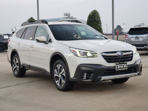 Used 2022 Subaru Outback Limited image 3
