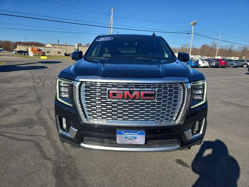 Used 2023 GMC Yukon XL Denali image 3