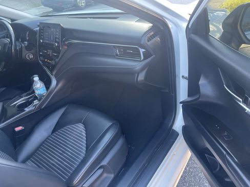 Used 2021 Toyota Camry SE image 16