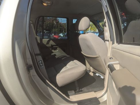 Used 2003 Ford Explorer Sport Trac XLT image 30