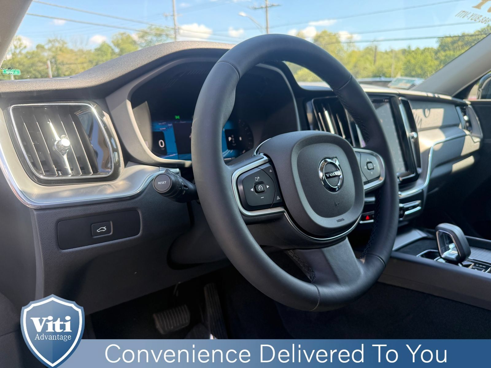 Used 2024 Volvo XC60 B5 Core w/ Protection Package Premier AWD/4WD image 17