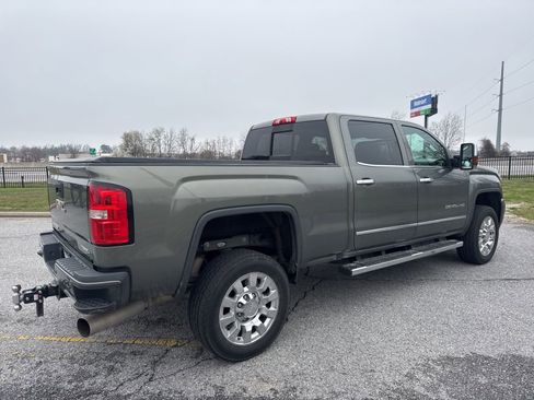 Used 2017 GMC Sierra 2500 Denali w/ Duramax Plus Package image 5