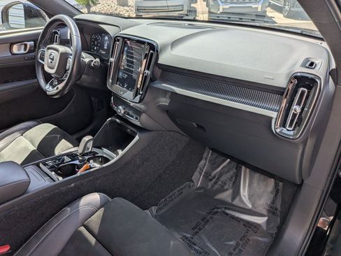 Used 2021 Volvo XC40 T5 R-Design w/ Advanced Package AWD/4WD image 31