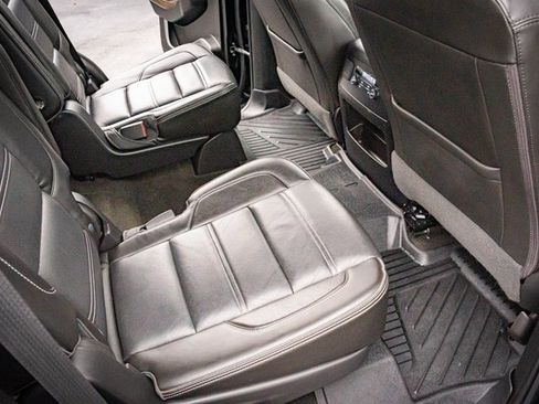 Used 2018 GMC Yukon Denali image 36