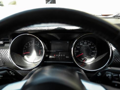 Used 2017 Ford Mustang Coupe RWD image 17