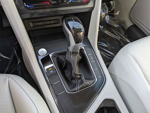 Certified 2023 Volkswagen Tiguan SE image 23