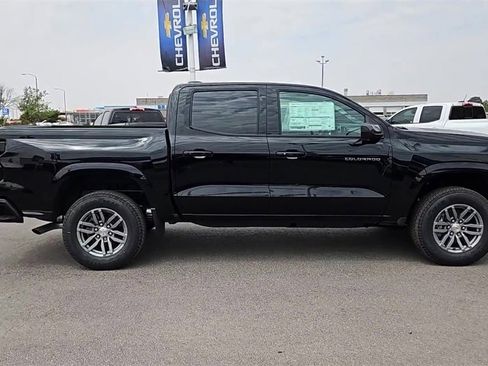 New 2025 Chevrolet Colorado LT w/ LT Convenience Package image 2