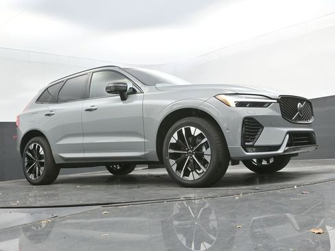 New 2026 Volvo XC60 B5 Plus w/ Protection Package Premier image 31