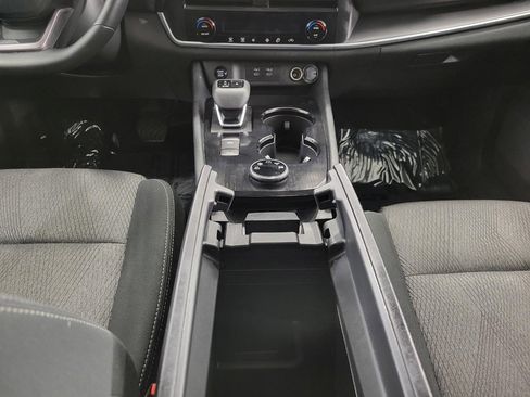 Used 2025 Nissan Rogue SV image 18