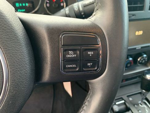 Used 2012 Jeep Liberty Sport image 22