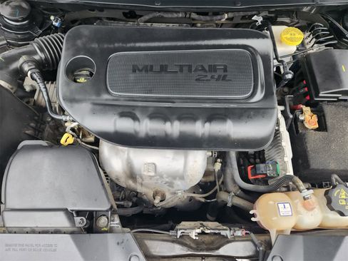 Used 2019 Jeep Cherokee Latitude w/ Popular Appearance Group image 28