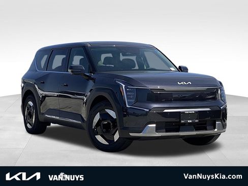 New 2026 Kia EV9 Light RWD image 1