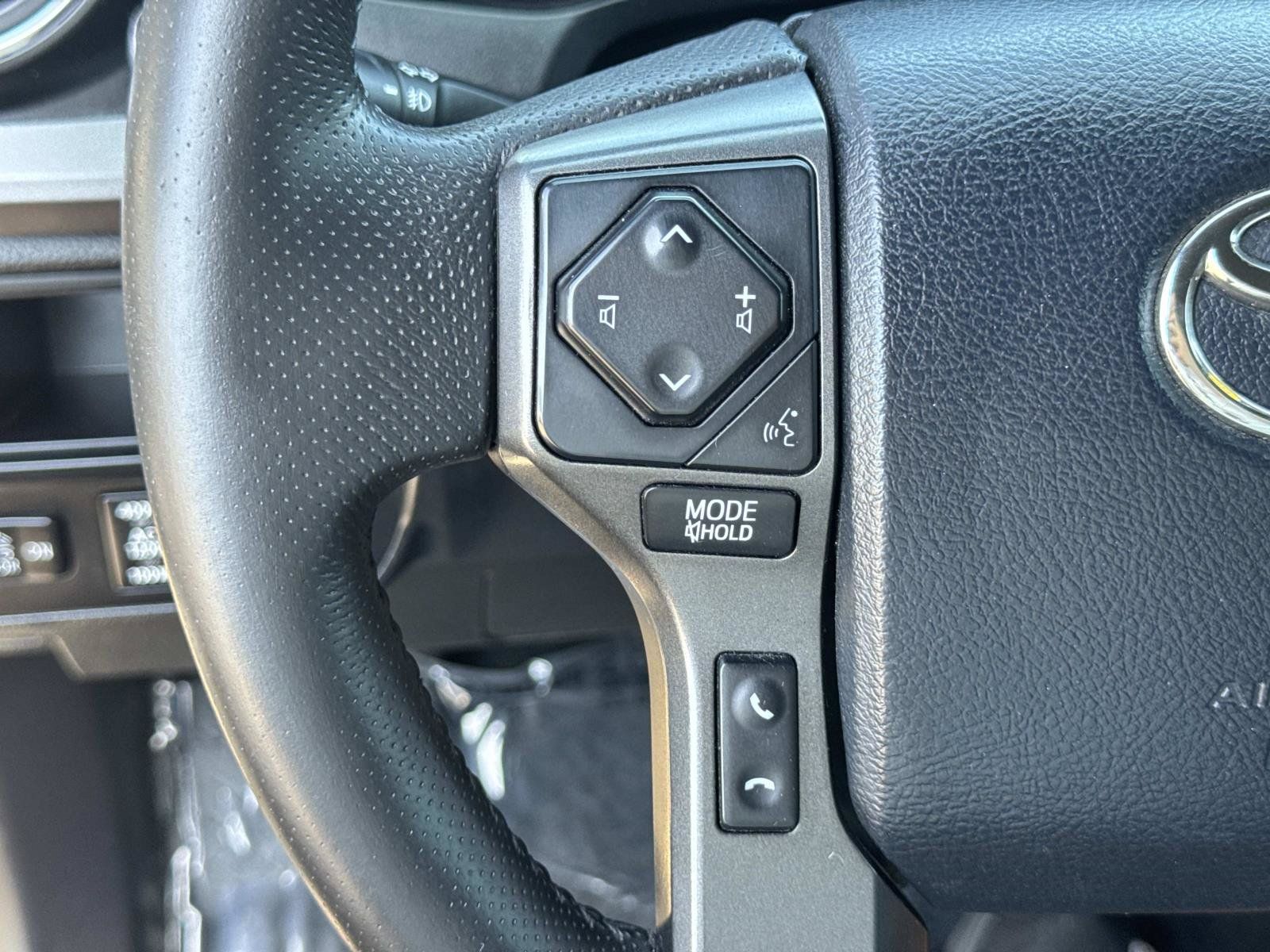 Used 2016 Toyota Tacoma TRD Off-Road w/ Towing Package RWD image 11