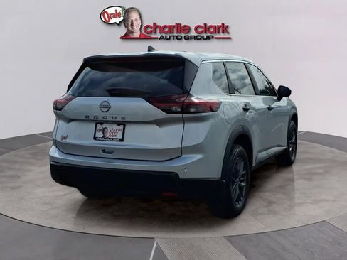 Used 2025 Nissan Rogue S FWD image 5