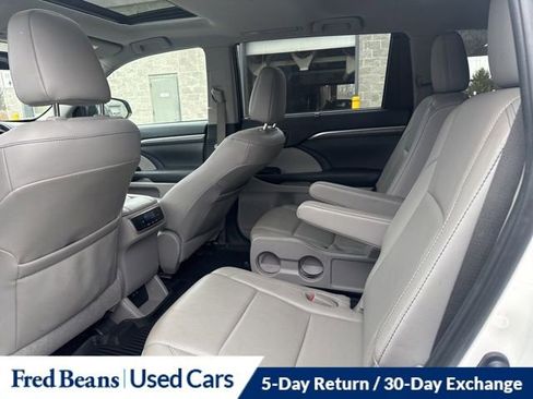 Used 2019 Toyota Highlander Limited image 20