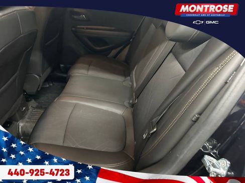 Used 2022 Chevrolet Trax LT w/ LT Convenience Package image 22