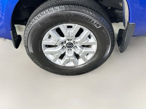 Used 2024 Nissan Frontier SV w/ SV Convenience Package RWD image 11